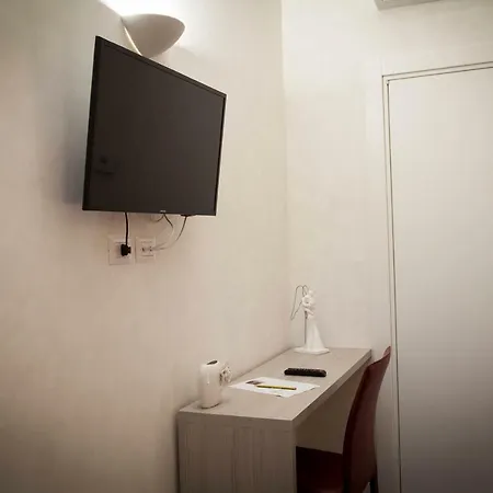 Il Paradiso A Claustro Inferno Oda ve Kahvaltı 3*